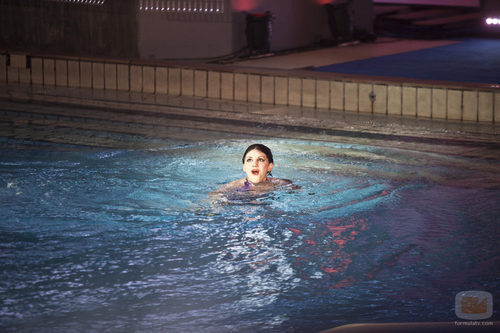 Angy Fernández en el agua tras saltar en 'Splash! Famosos al agua'