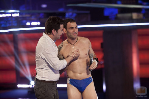 Darío Barrio y Arturo Valls esperan la valoración del jurado de 'Splash! Famosos al agua'