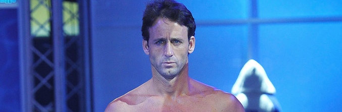 Álvaro Muñoz Escassi desfilando en la primera gala de '¡Mira quién salta!'