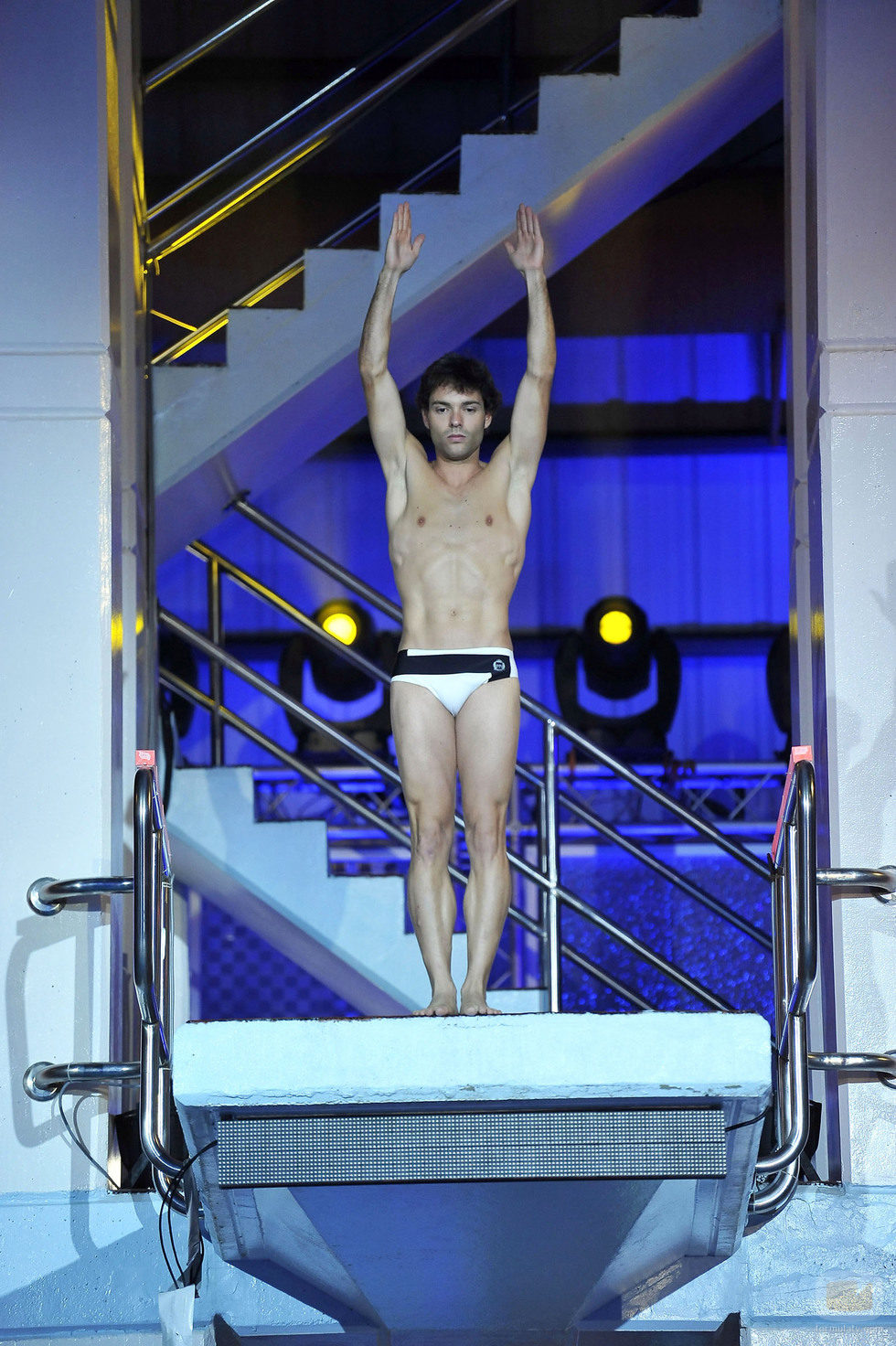 Antonio Rossi preparándose para saltar desde el trampolín de '¡Mira quién salta!'