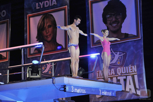 Isidoro Baides y Olvido Hormigos saltando juntos en '¡Mira quén salta!'