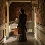 Maite en los pasillo del Gran Hotel