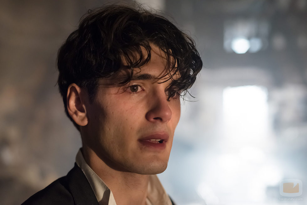 Julio desolado ante las consecuencias del atentado en el nuevo episodio de 'Gran Hotel'