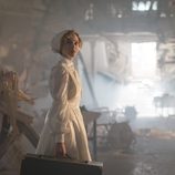 Laura llega al Gran Hotel para atender a los heridos