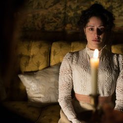 Sofía Alarcón sorprendida por lo ocurrido en el nuevo capítulo de 'Gran Hotel'