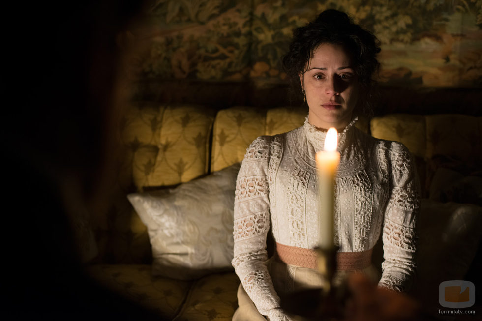 Sofía Alarcón sorprendida por lo ocurrido en el nuevo capítulo de 'Gran Hotel'