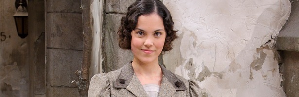 Victoria Camps interpreta a Aurora en 'El secreto de Puente Viejo' de Antena 3