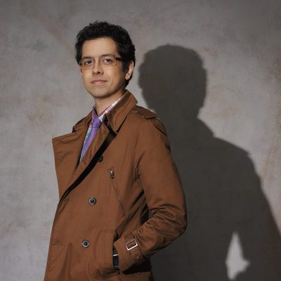 Adam Lucas (Elyes Gabel), en la tercera temporada de 'El cuerpo del delito'