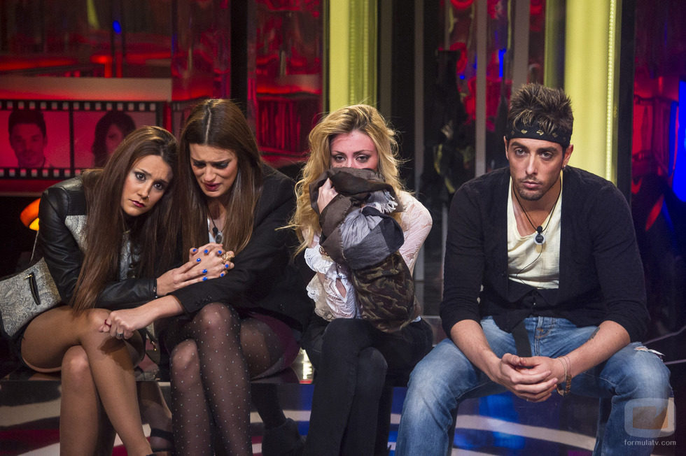 Argi, Susana, Miriam e Iván en la sala de expulsión