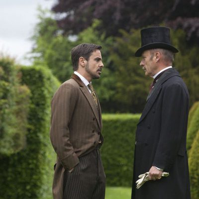 John Morray y Lord Glendenning hablan en 'Galerías Paradise'