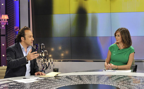 Iker Jiménez y Ana Rosa Quintana en el plató de 'Al otro lado'