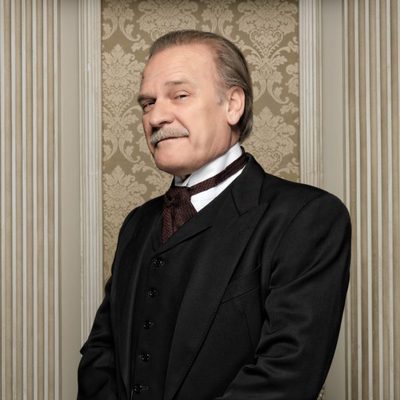 Lluis Homar es Jesús Manzano en 'Gran Hotel'