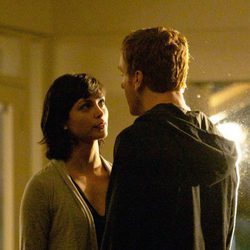 Nicholas Brody intima con su mujer, Jessica