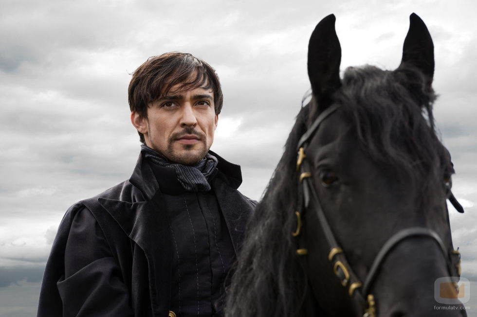 El conde Riario, interpretado por Blake Ritson