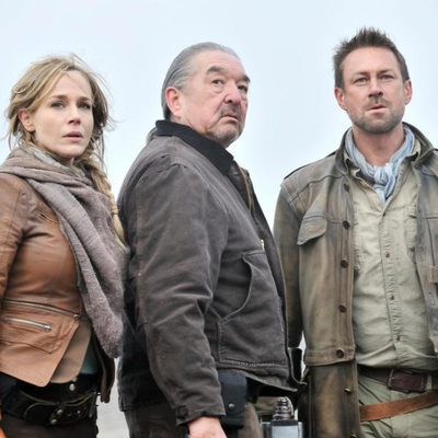Amanda Rosewater, Rafe McCawley y Joshua Nolan en 'Defiance'
