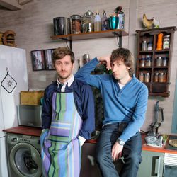 Raúl Arévalo y Raúl Fernández, actores de 'Con el culo al aire'