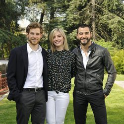 Álvaro Cervantes, María Valverde y Antonio Velázquez, protagonistas de 'Hermanos'