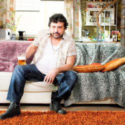 Paco Tous continúa en la segunda temporada de 'Con el culo al aire'