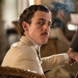 Guillermo Barrientos es el rey Alfonso XII