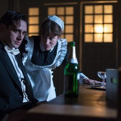 Belén encuentra borracho a Andrés en el nuevo capítulo de 'Gran Hotel' 