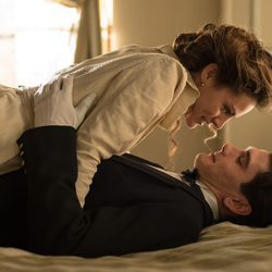 Alicia Alarcón y Julio Olmedo en la cama