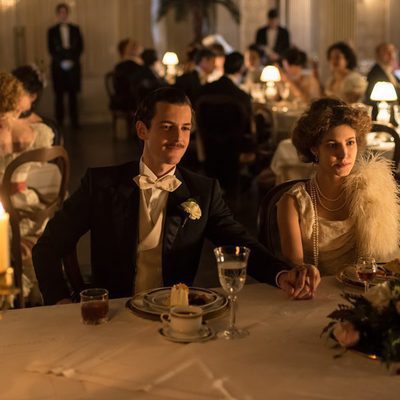 El rey Alfonso XII disfrutando del nuevo baile de Gran Hotel