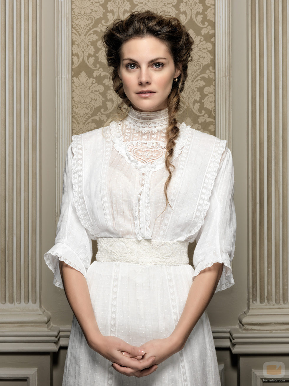 Amaia Salamanca es Alicia Alarcón en 'Gran Hotel'
