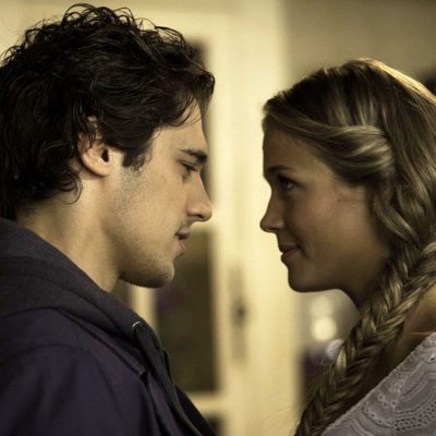 Alba y Pablo juntos en el tecer capítulo de 'El don de Alba'