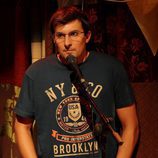 Roberto llega al camping engañado por su madre