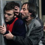 Carlos se verá envuelto en problemas en la cárcel