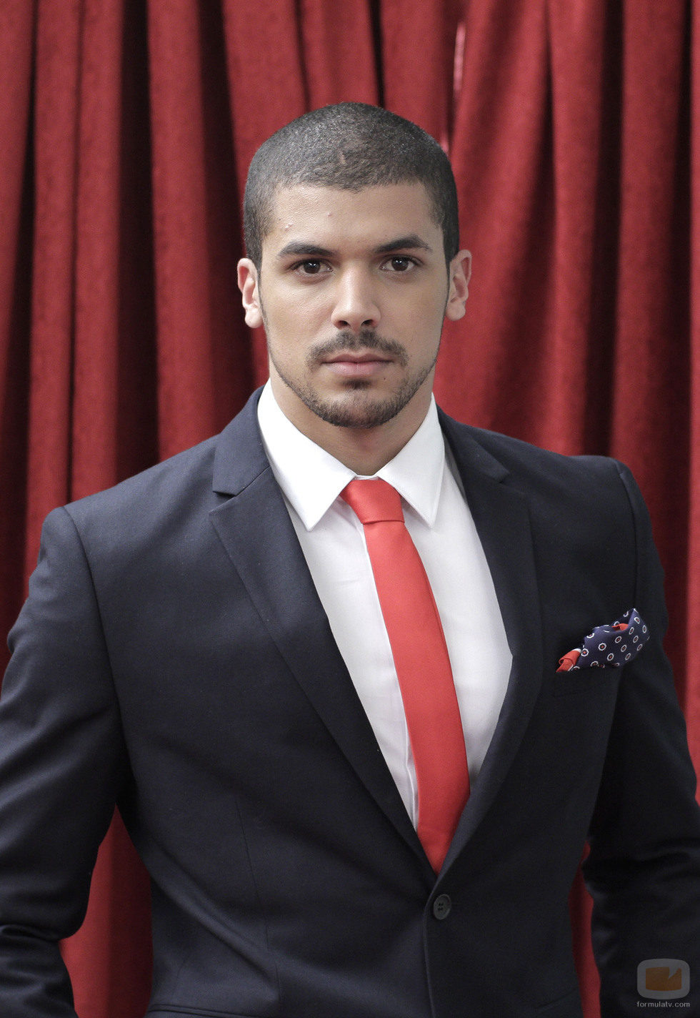 Pau es uno de los pretendientes de Corina en 'Un príncipe para Corina'