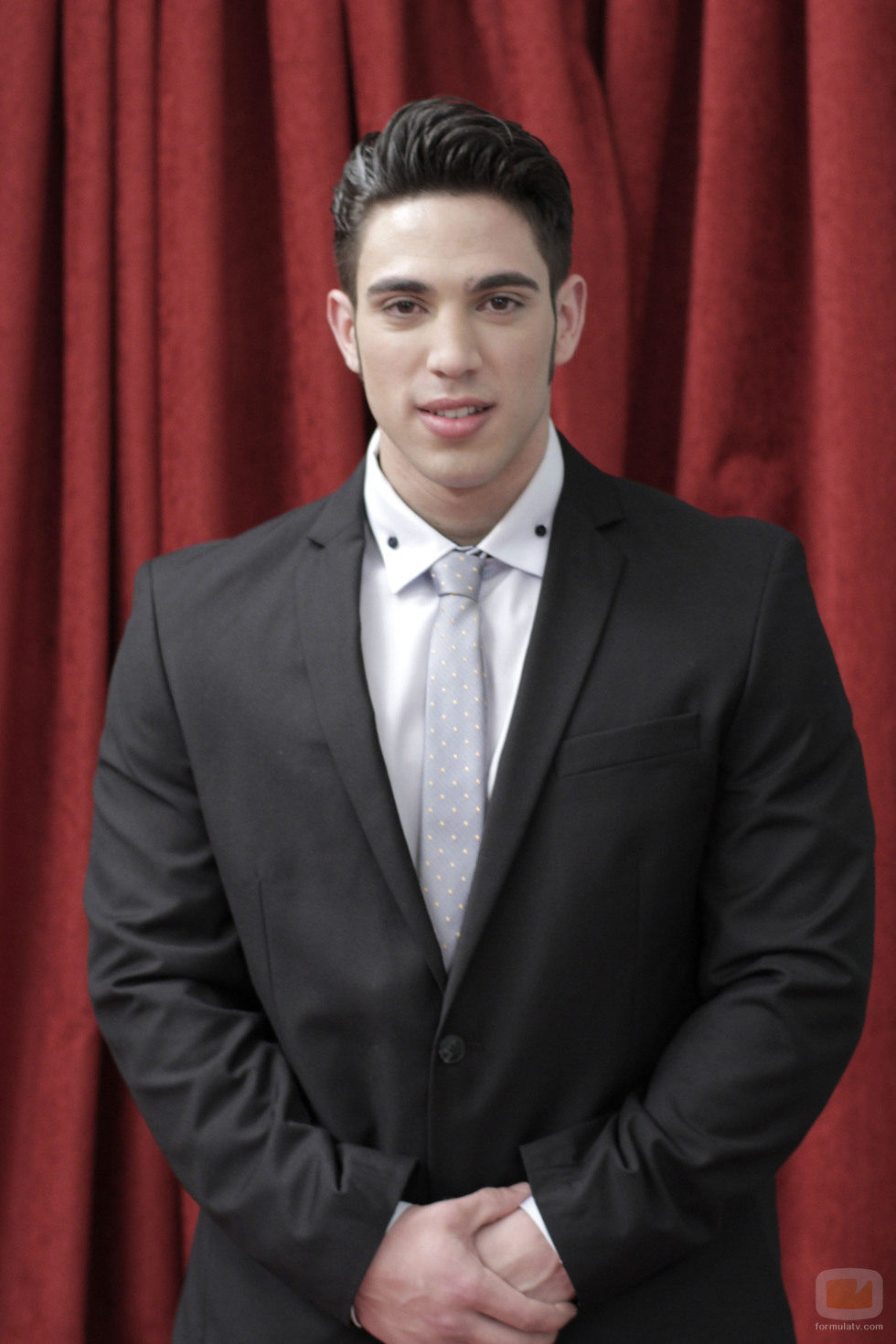 Roberto, pretendiente de Corina en 'Un príncipe para Corina'