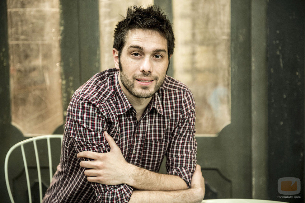 Dani Martínez posa en el plató de 'Aída'