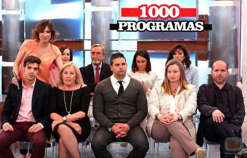 Sandra Barneda y el jurado popular del programa 1000 de 'De buena ley'