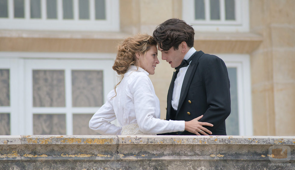 Amaia Salamanca y Yon González, protagonistas de 'Gran Hotel'