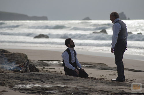 Pedro Alonso y Lluís Homar en el último capítulo de 'Gran Hotel'