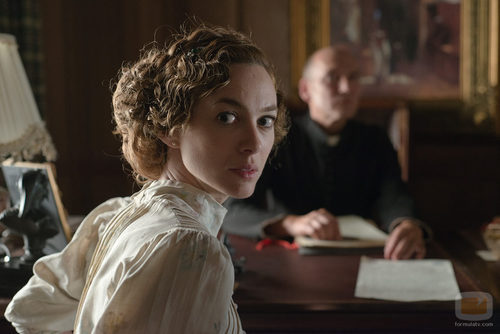 Marta Hazas es Laura Montenegro en 'Gran Hotel'