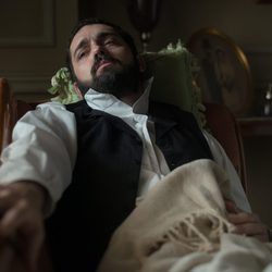 Pedro Alonso en el final de la serie de Antena 3 'Gran Hotel'