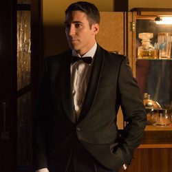 Miguel Ángel Silvestre es Alberto Márquez en 'Galerías Velvet'