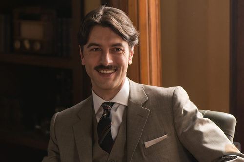 Javier Rey es Mateo Ruiz en 'Galerías Velvet'