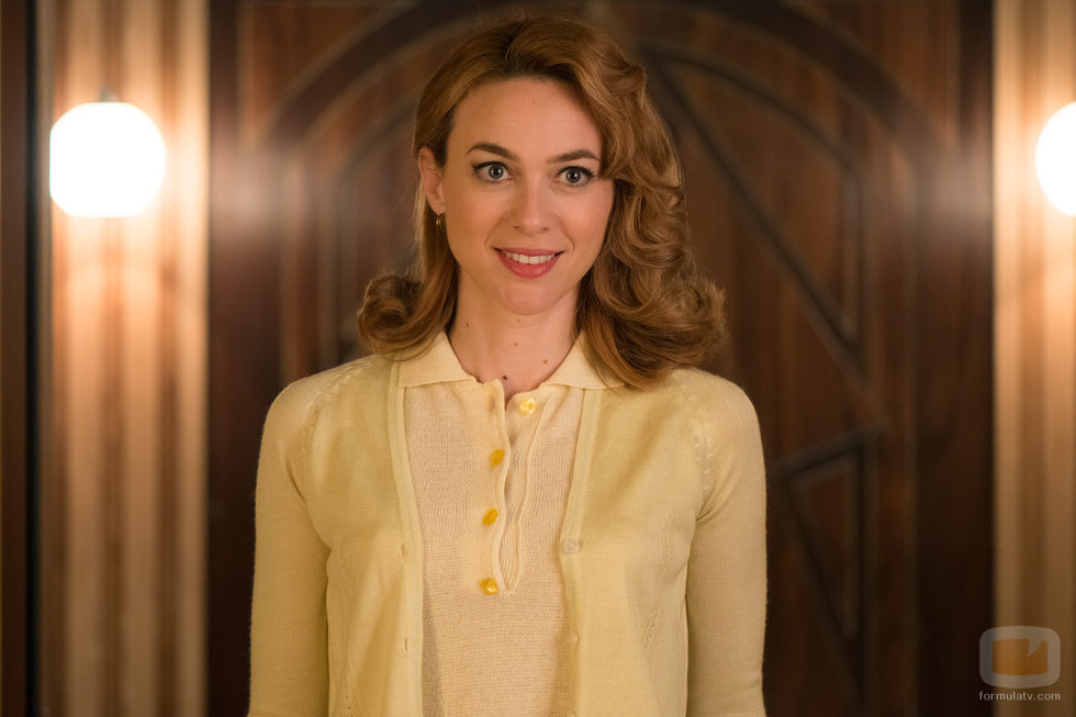 Marta Hazas es Clara en 'Galerías Velvet'