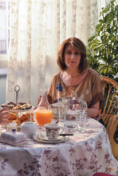 Esperanza Elipe es Asun en 'Vivo cantando'