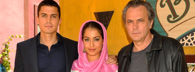 Álex González, Hiba Abouk y José Coronado en la presentación de 'El príncipe'