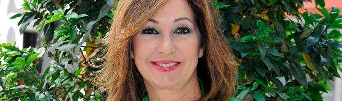 Ana Rosa Quintana posa sonriente