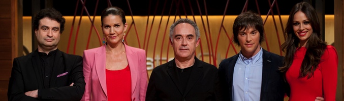 Ferran Adrià, con el jurado y la presentadora de 'MasterChef'