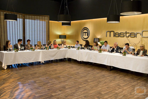 Familiares y exconcursantes de 'MasterChef' en la final del programa
