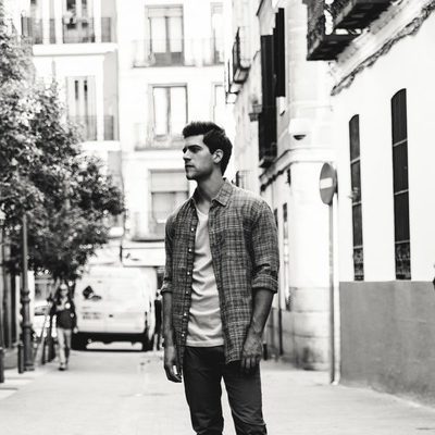 Marc Clotet joven y urbano para VIM Magazine