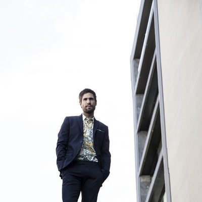 Posado de Unax Ugalde para VIM Magazine