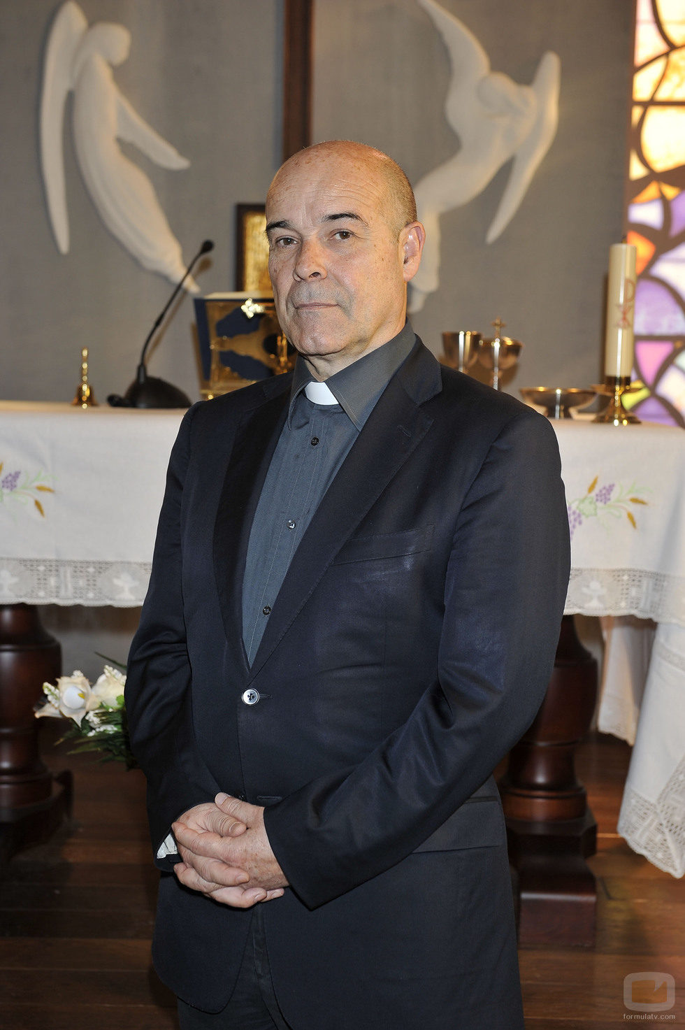 Resines es el padre Ángel en la nueva serie 'He visto un Ángel'