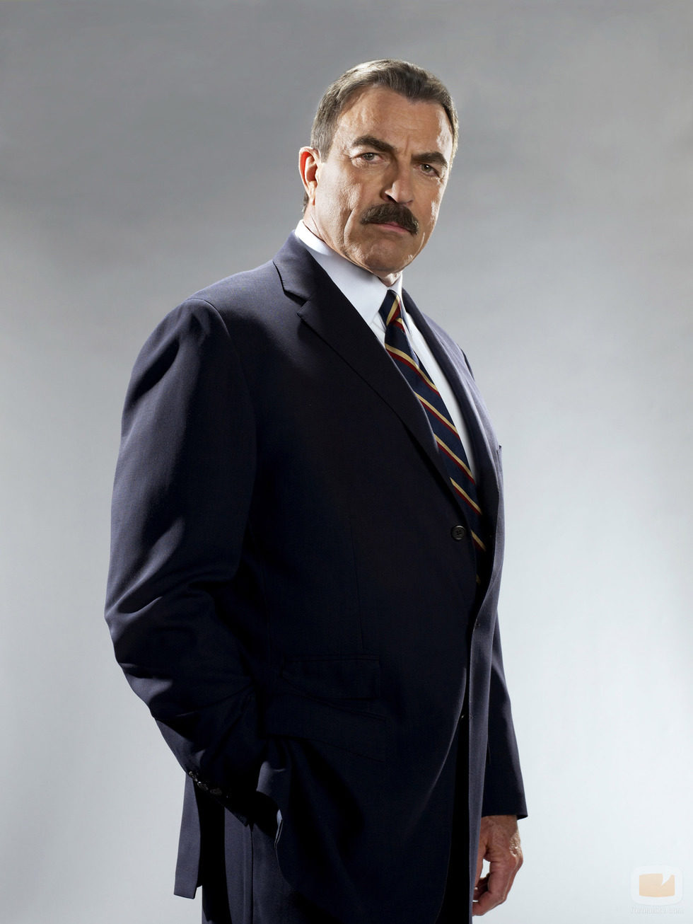 Tom Selleck como Francis Reagan